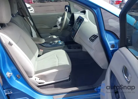 2011 Nissan Leaf Sv z USA, uszkodzony, nr VIN JN1AZ0CPXBT001082